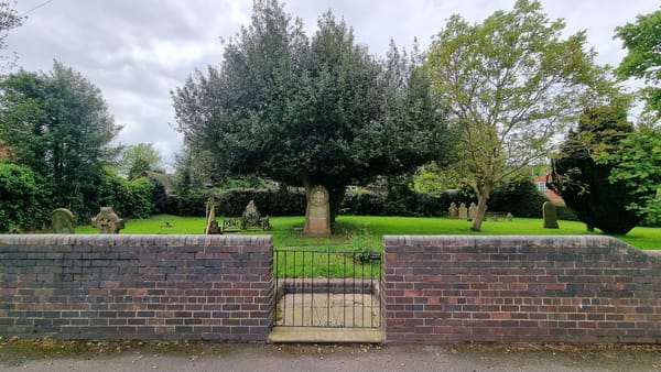 St John's Chapel churchyard, Hopwas