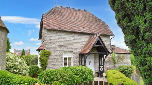 Upton-upon-Severn Cemetery Lodge, Upton-Upon-Severn