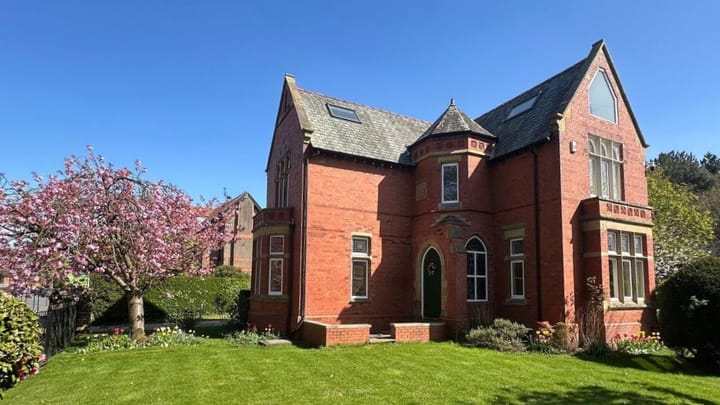 Cemetery Lodges for Sale (3rd Jun '25)