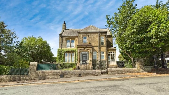 Cemetery Lodges for Sale (8th July '25)