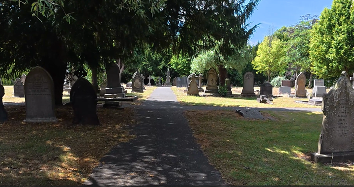 Wigginton Road Tamworth Cemetery Walk